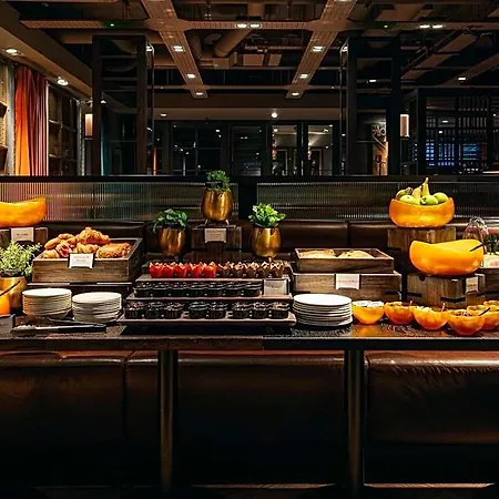 Dakota 5* Leeds (West Yorkshire)