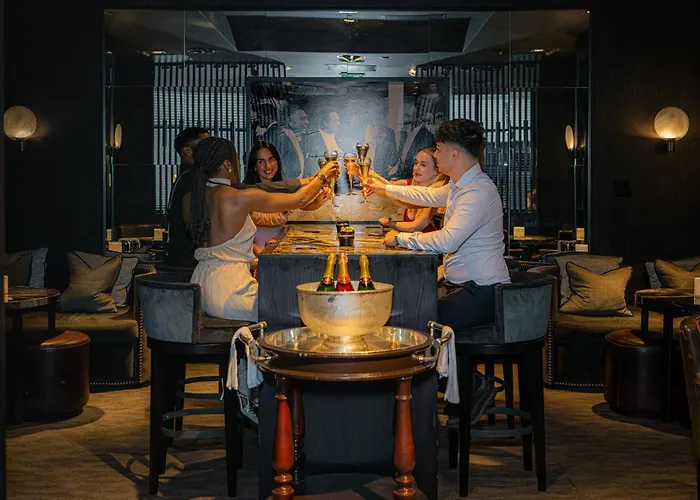 Dakota Leeds (West Yorkshire)