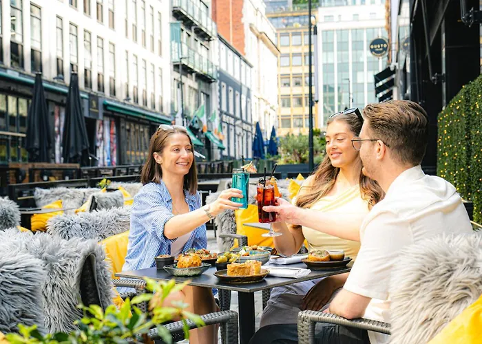 Dakota 5* Leeds (West Yorkshire)