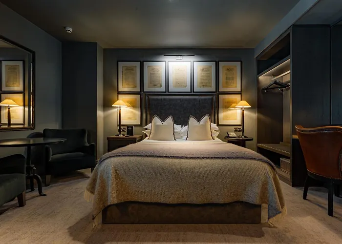 Dakota 5* Leeds (West Yorkshire)