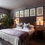 Dakota 5* Leeds (West Yorkshire)