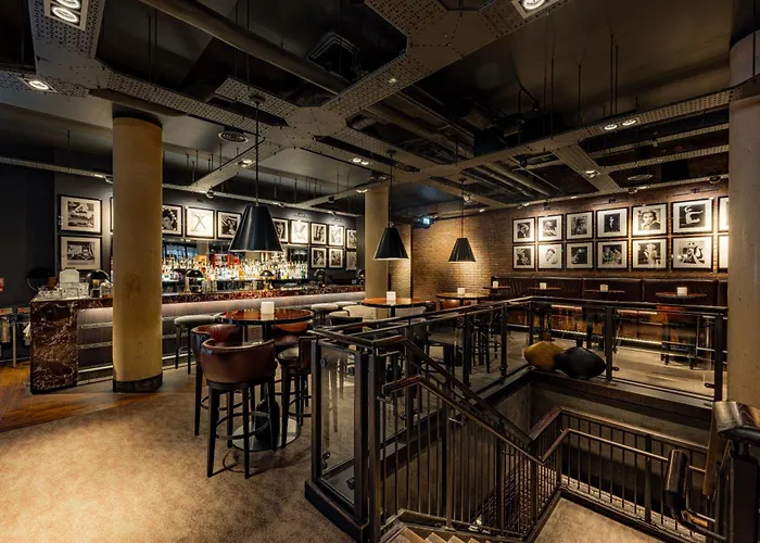 Dakota Leeds (West Yorkshire)