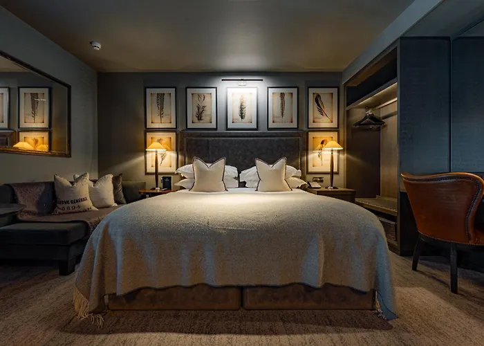 Dakota Leeds (West Yorkshire)